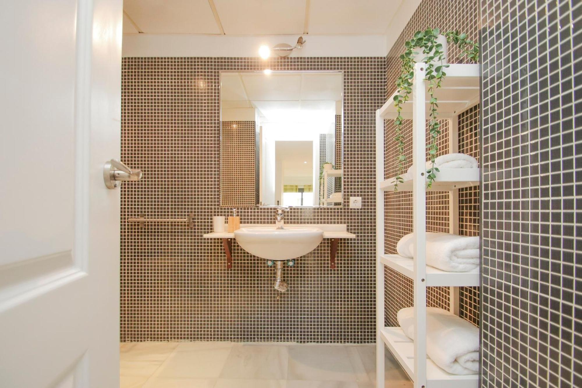 Lovely Apt In The City Center - 15M Walk Giralda 세비야 외부 사진